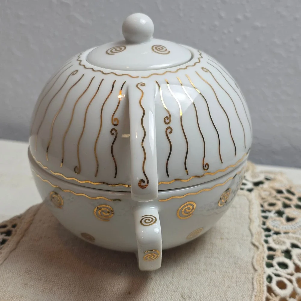 Pottery‎ Barn 'Nile' White Porcelain Tea-For-1 Gold Wavy Line & Spiral Pot & Cup